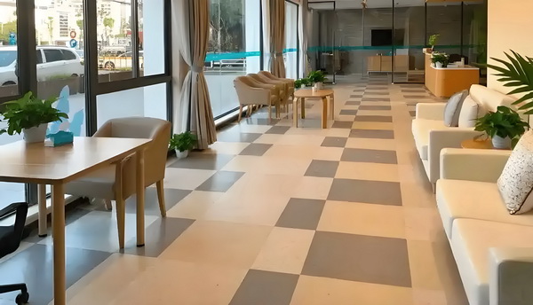 萌妞求宠爱